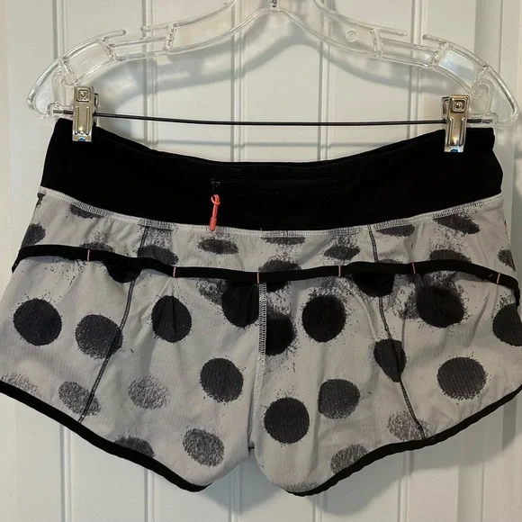 Lululemon Run Speed Shorts Black and White Polka Dot Athletic Size 8 - Picture 2 of 7